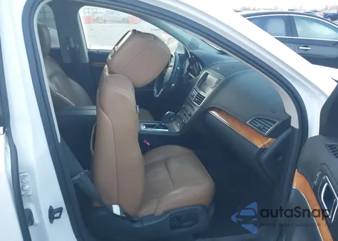 2010 Lincoln Mkt z USA, uszkodzony, nr VIN 2LMHJ5FR2ABJ18618